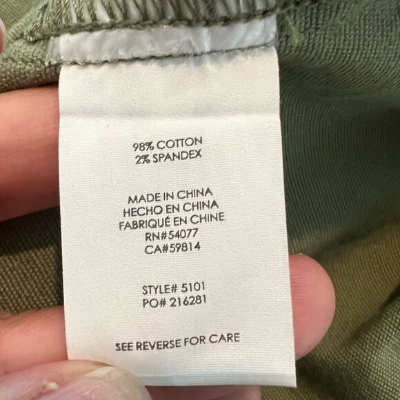 Cabi Explorer Utility Vest in Olive Green Style# 5101 Size Medium Full Zip - Picture 13 of 15